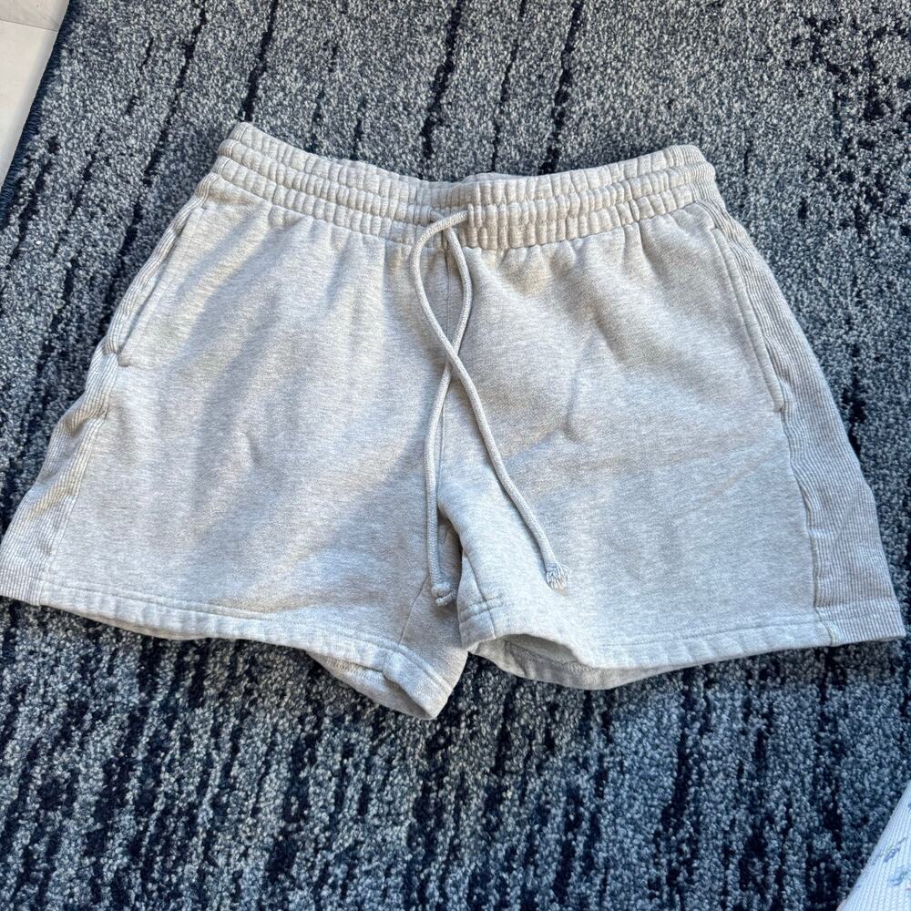 Grey Aritzia boyfriend fit sweat shorts COZYAF fleece size xs